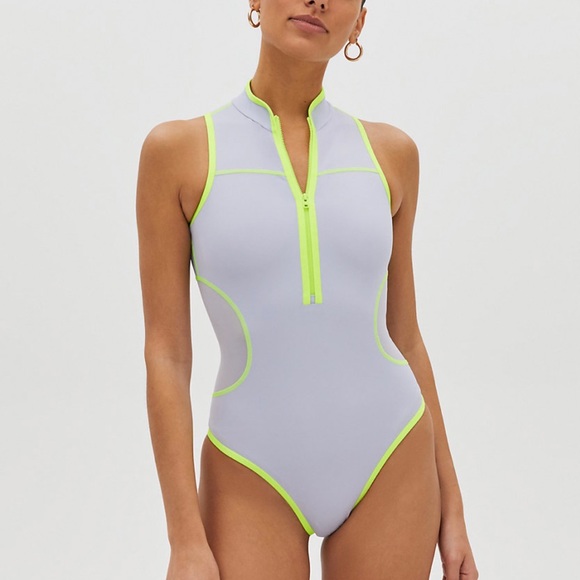 Aritzia Tops - Brand new with tags ARITZIA Santa CruZ Bodysuit